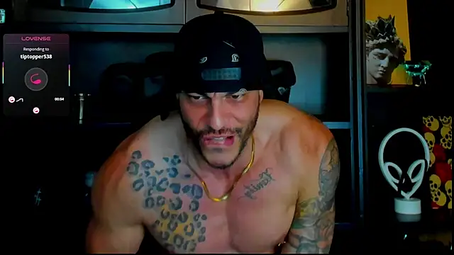 Snapshot of RickG_Oficial chatting on 09-19-25, 10:43 RickG Oficial online show from 09-19-25, 10:43