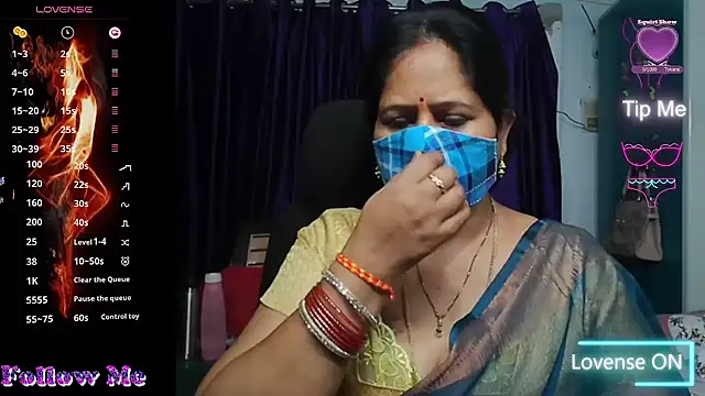 Snapshot of Rani_Darling_99 chatting on 05-17-26, 08:27 Rani Darling 99 online show from 05-17-26, 08:27