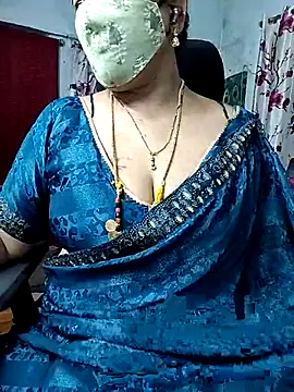 Snapshot of Rani_Darling_99 chatting on 06-17-26, 03:13 Rani Darling 99 online show from 06-17-26, 03:13