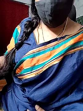 Snapshot of Rani_Darling_99 chatting on 06-20-26, 04:54 Rani Darling 99 online show from 06-20-26, 04:54