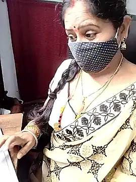 Snapshot of Rani_Darling_99 chatting on 06-21-26, 11:24 Rani Darling 99 online show from 06-21-26, 11:24