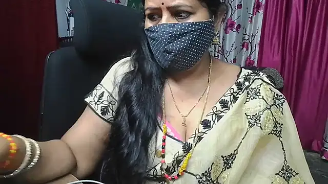 Snapshot of Rani_Darling_99 chatting on 06-21-26, 11:29 Rani Darling 99 online show from 06-21-26, 11:29
