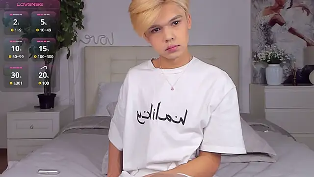 Felix Rey online show from 02-18-25, 04:26