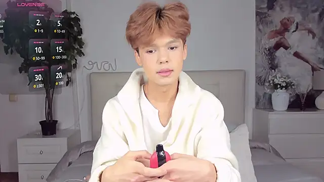 Felix Rey online show from 09-24-25, 04:21