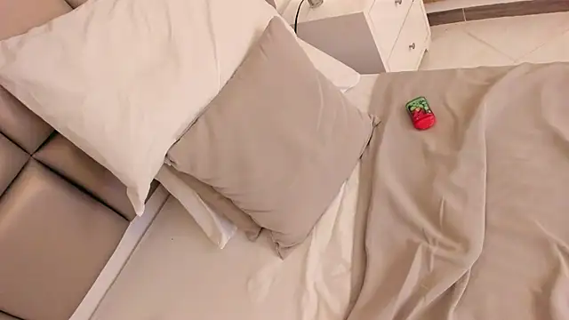 Emily robertss online show from 03-13-25, 05:54