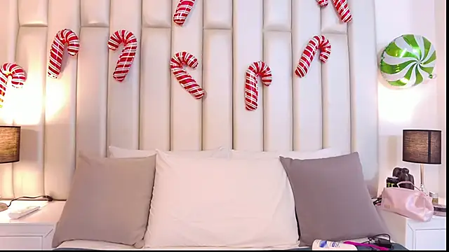 Emily robertss online show from 12-18-25, 03:12