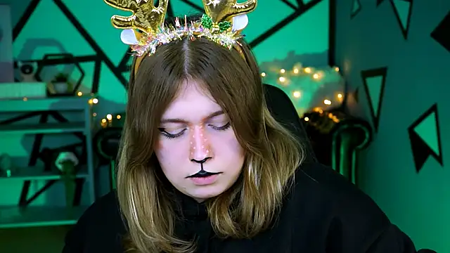 FioraMarmoris online show from 12-19-24, 04:46