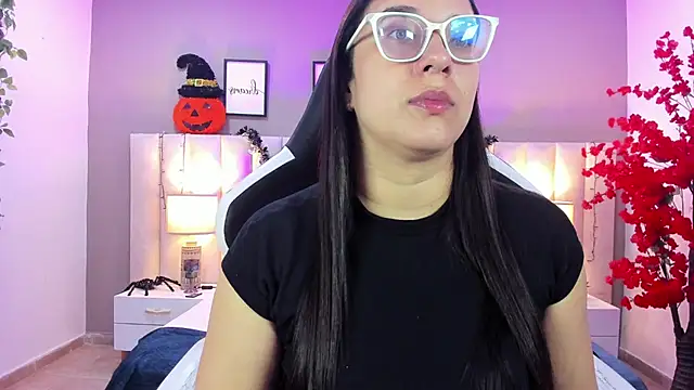 Snapshot of sara_parker069 chatting on 11-04-25, 01:54 sara parker069 online show from 11-04-25, 01:54