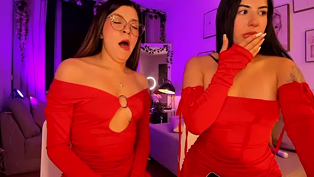 Snapshot of Bella_ev chatting on 02-17-26, 01:02 Bella ev online show from 02-17-26, 01:02