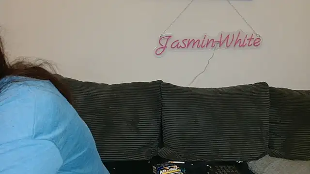 Snapshot of Jasmin-White chatting on 02-21-26, 07:59 Jasmin-White online show from 02-21-26, 07:59