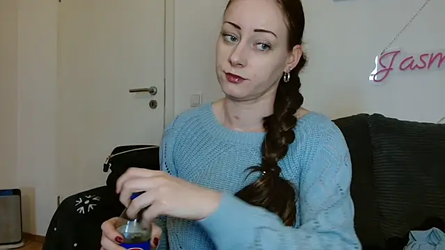 Snapshot of Jasmin-White chatting on 03-06-26, 02:02 Jasmin-White online show from 03-06-26, 02:02