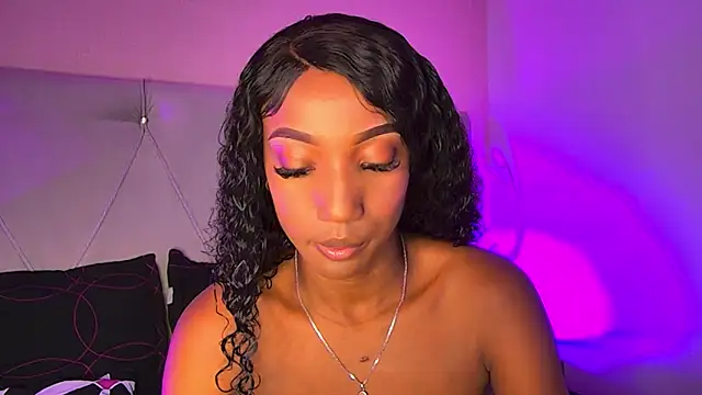 Snapshot of FiorelaLenin chatting on 02-11-25, 07:27 FiorelaLenin online show from 02-11-25, 07:27