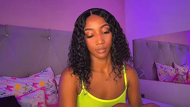 Snapshot of FiorelaLenin chatting on 03-21-25, 07:35 FiorelaLenin online show from 03-21-25, 07:35