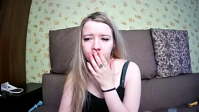 ViolaCandy online show from 01-17-25, 05:11