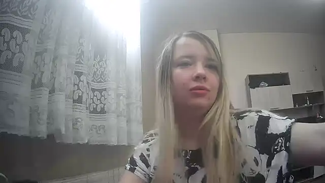 ViolaCandy online show from 10-27-25, 05:00