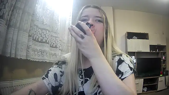 ViolaCandy online show from 10-29-25, 06:15