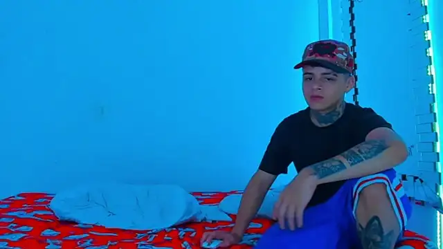 HOT boy2025 online show from 02-11-25, 10:18