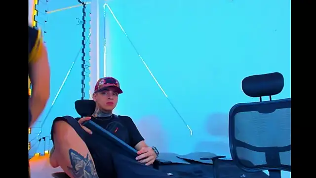 HOT boy2025 online show from 09-10-25, 08:03