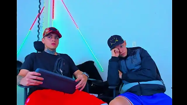 HOT boy2025 online show from 09-14-25, 05:17