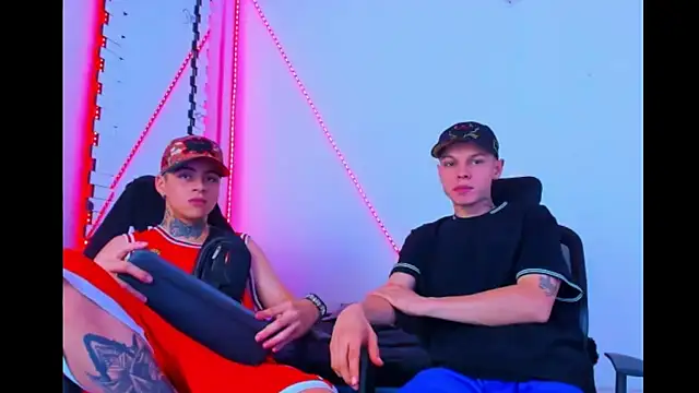 HOT boy2025 online show from 09-15-25, 06:46