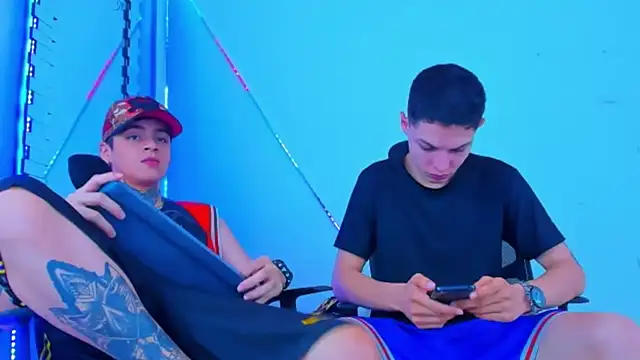 HOT boy2025 online show from 10-17-25, 12:36