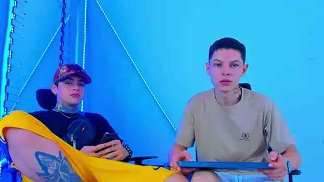 HOT boy2025 online show from 10-21-25, 01:28