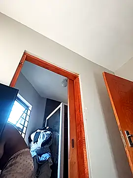 Mayo01  online show from 10-22-25, 05:52