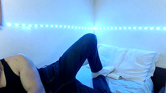 Snapshot of Alexx_Fit023 chatting on 12-29-24, 10:57 Alexx Fit023 online show from 12-29-24, 10:57