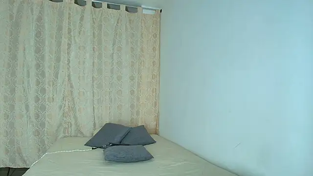 Snapshot of Tinny_and_Candy chatting on 04-28-26, 11:21 Tinny and Candy online show from 04-28-26, 11:21