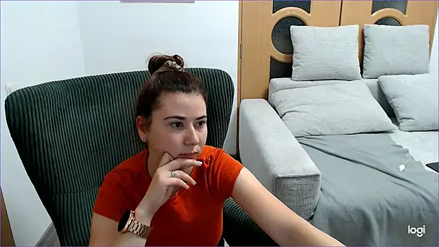 Snapshot of VioletaFlower7 chatting on 10-31-25, 09:21 VioletaFlower7 online show from 10-31-25, 09:21