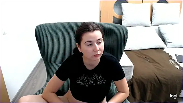 Snapshot of VioletaFlower7 chatting on 11-05-25, 10:10 VioletaFlower7 online show from 11-05-25, 10:10