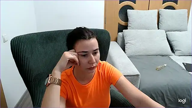 Snapshot of VioletaFlower7 chatting on 11-06-25, 06:20 VioletaFlower7 online show from 11-06-25, 06:20