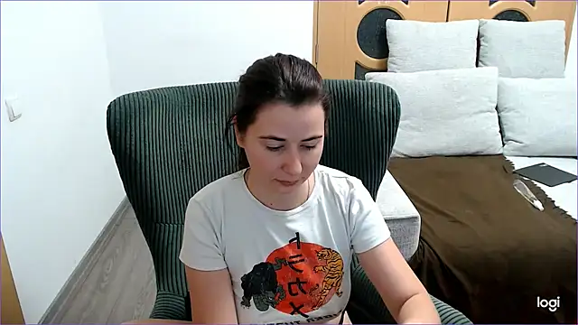 Snapshot of VioletaFlower7 chatting on 11-12-25, 09:03 VioletaFlower7 online show from 11-12-25, 09:03