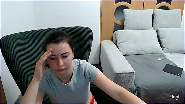 Snapshot of VioletaFlower7 chatting on 11-16-25, 09:04 VioletaFlower7 online show from 11-16-25, 09:04