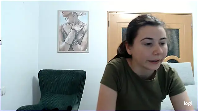 Snapshot of VioletaFlower7 chatting on 12-04-25, 10:13 VioletaFlower7 online show from 12-04-25, 10:13