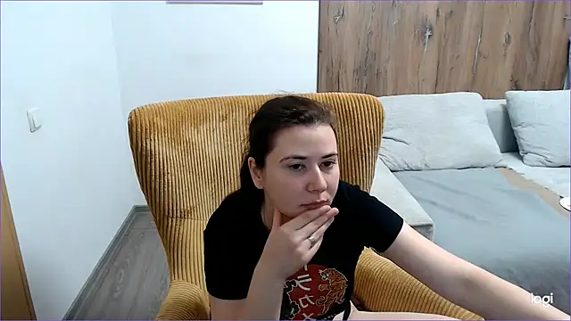 VioletaFlower7 online show from 05-17-26, 07:28