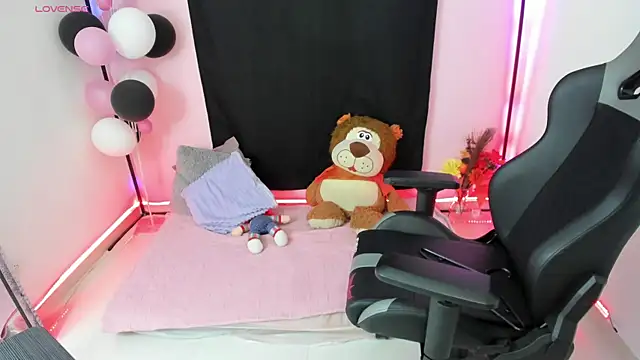 zoesullivan online show from 12-07-24, 09:39