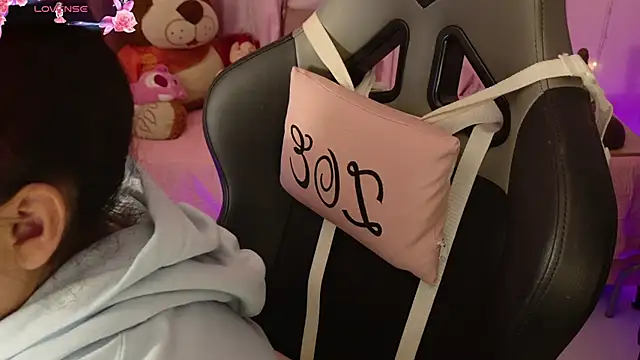 zoesullivan online show from 06-15-26, 09:33