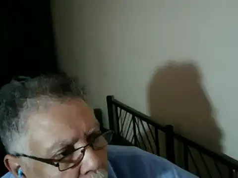 100Tauros online show from 12-17-25, 01:50