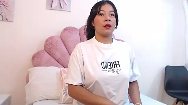 MilaaAdams online show from 06-17-26, 11:12