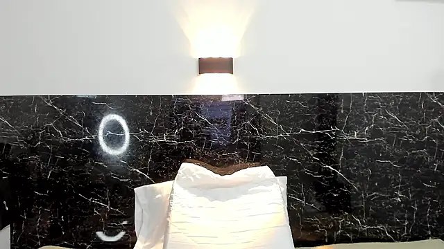 Juliabadlee online show from 12-01-24, 11:36