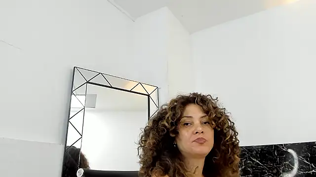 Juliabadlee online show from 12-02-24, 02:42