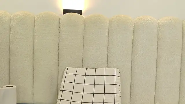 Juliabadlee online show from 11-27-25, 10:01