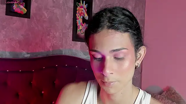 Snapshot of Mara_friendboy699 chatting on 12-20-24, 08:01 Mara friendboy699 online show from 12-20-24, 08:01