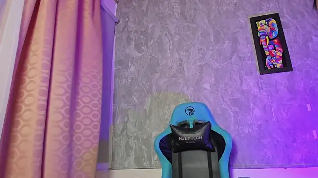 Snapshot of Mara_friendboy699 chatting on 01-24-25, 11:23 Mara friendboy699 online show from 01-24-25, 11:23