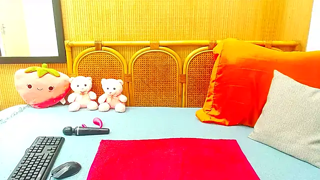 HugeMassiveBooty online show from 02-17-25, 03:53