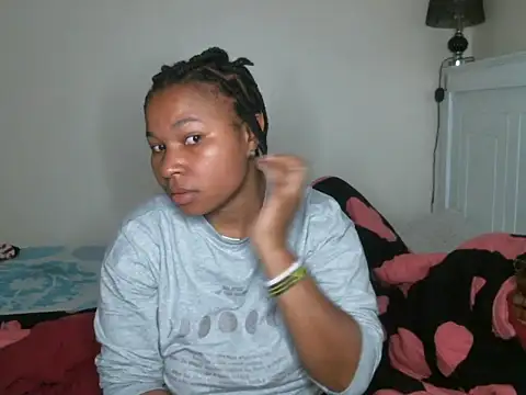 Snapshot of R-thequeen chatting on 12-02-24, 08:52 R-thequeen online show from 12-02-24, 08:52