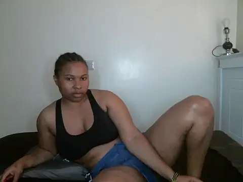Snapshot of R-thequeen chatting on 01-04-25, 11:54 R-thequeen online show from 01-04-25, 11:54
