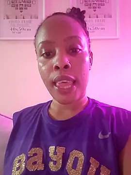 R-thequeen online show from 05-15-26, 11:01