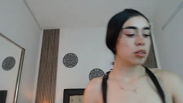 Julieta De Los Angeles online show from 12-29-24, 08:11
